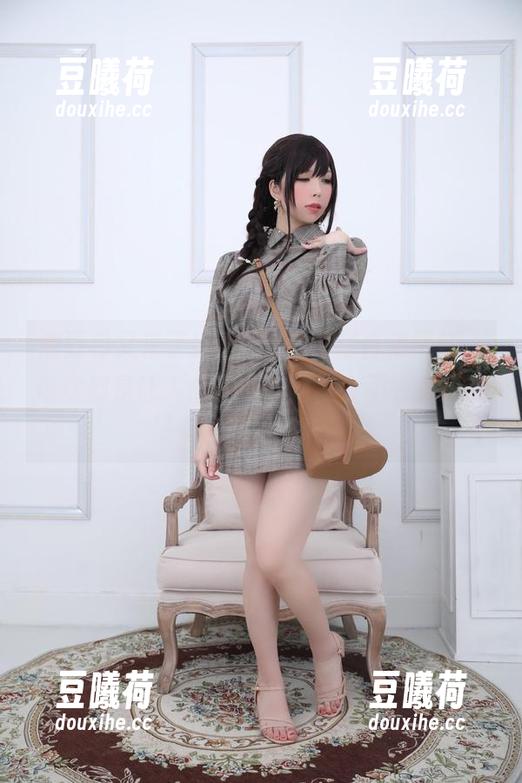 鹿野希又来了！酒酔い先辈写真集更新，每次都是让人心痒痒的她，会不会有人想叫她喝一杯？