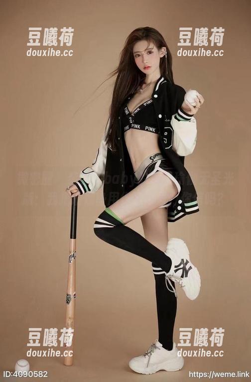 微密圈 - 黎允熙baby的黑粉瑜伽无圣光版：我把瑜伽垫用作了沙发，你信吗？